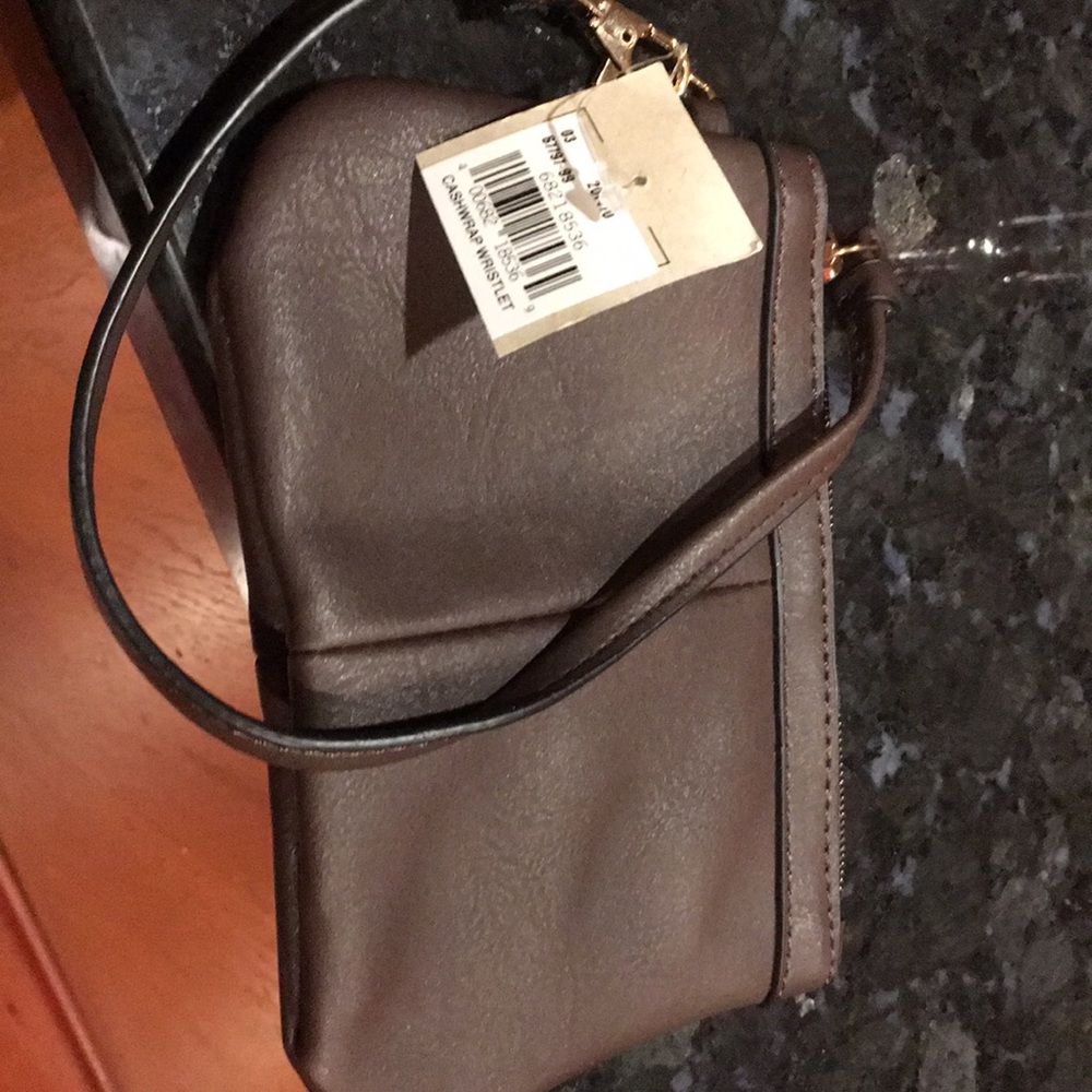 Wilson leather wristlet